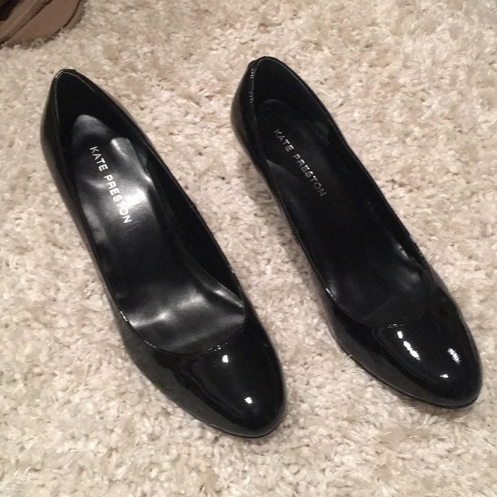 Lovely black pump — well made and comfortable